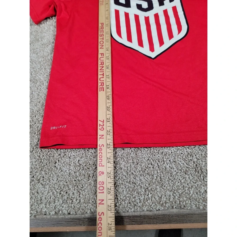 Nike T Shirt Boys XL Red USA Soccer Shield Logo Short Sleeve Tee Performance Fit